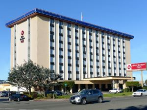 Best Western Plus Grosvenor Airport Hotel