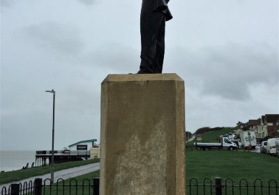 Barnes Wallis Statue