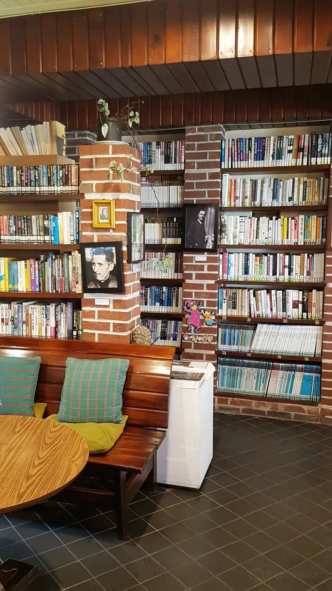 Hotel in zona The World's Mistery Library