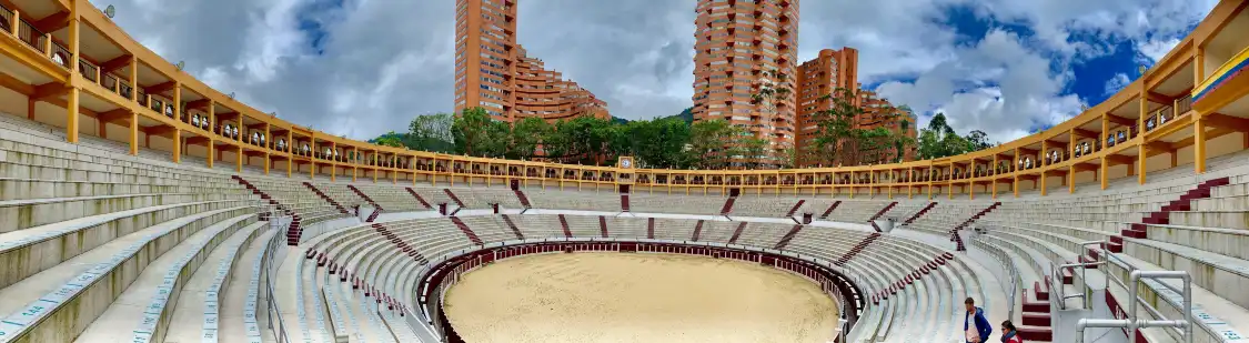 Hotels near Plaza de Toros Santamaria
