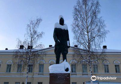 Mannerheim statue