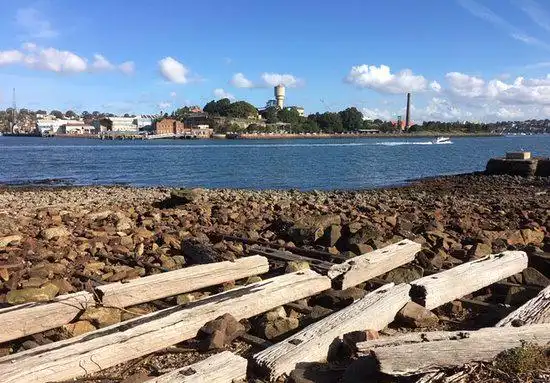 Hotels near Clarkes Point Reserve