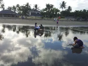 Tondaligan Blue Beach