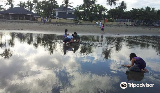 Tondaligan Blue Beach
