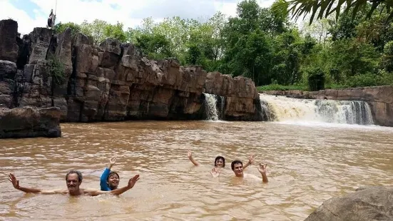 Sakunothayan Waterfall