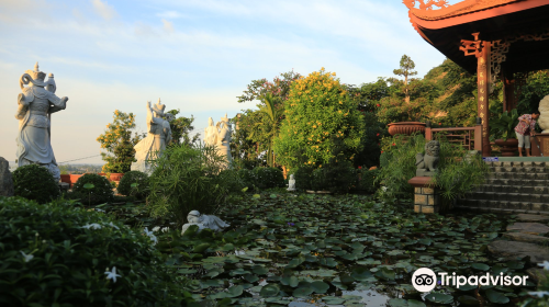 Hang Pagoda (Chua Hang)