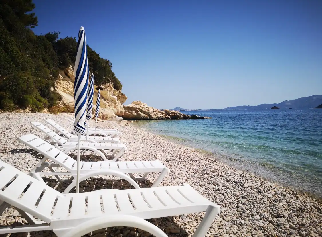 Marathias Beach附近的飯店