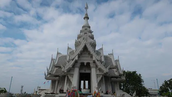 Lak Muang Phayao Shrine