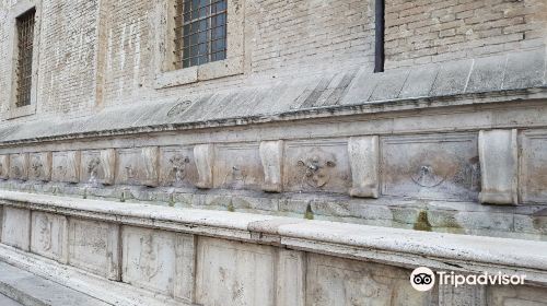 Fontana delle Tredici Cannelle