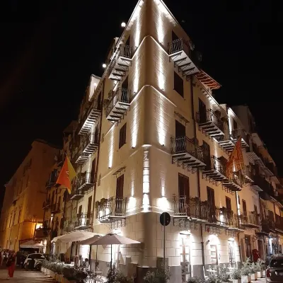 La Serenissima Hotel Các khách sạn gần Cảng Palermo
