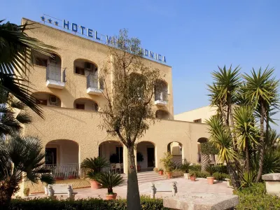 Villa Jonica Cagnazzo Emanuele & C. Sas附近的飯店
