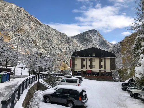 Hotel Palarine فنادق في La Cortinada