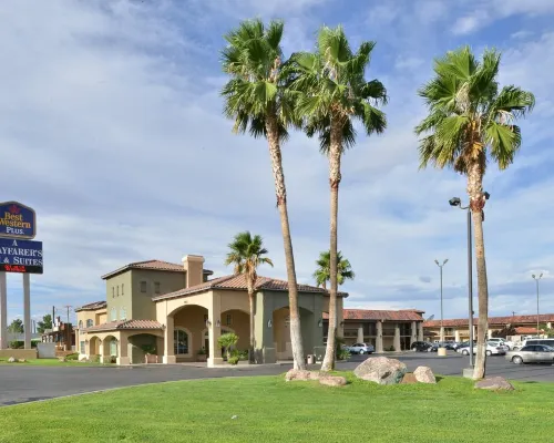 ベストウェスタン プラス ウェイファーラーズ イン アンド スイーツ モハーヴェのホテル