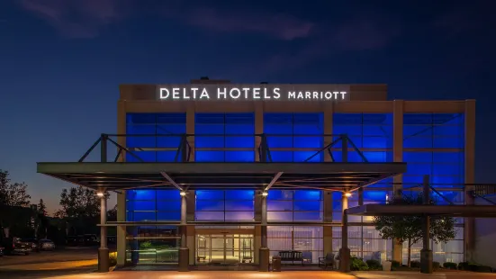 Delta Hotels by Marriott Milwaukee Northwest