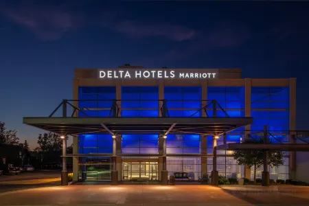 Delta Hotels by Marriott Milwaukee Northwest Отели в г. Джермантаун