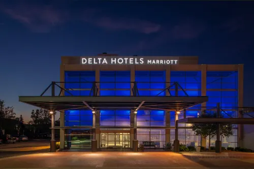 Delta Hotels by Marriott Milwaukee Northwest Hotels in Menomonee Falls