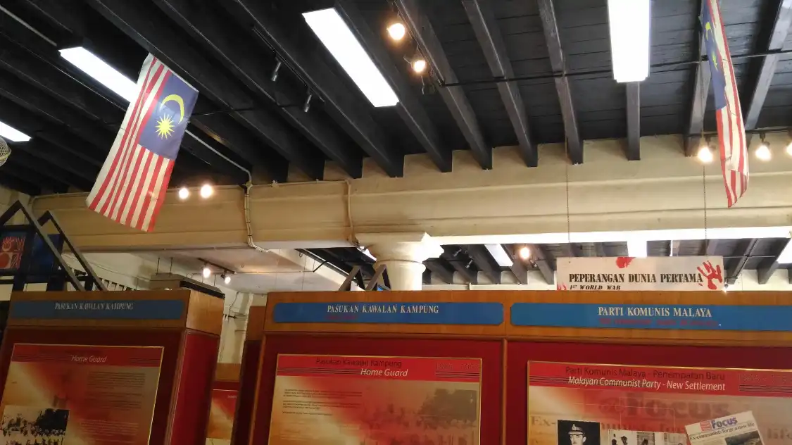 バンク コタバル周辺のホテル