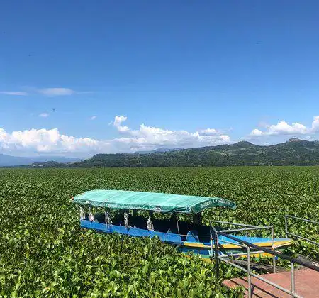 Hotels near Lake Suchitlan