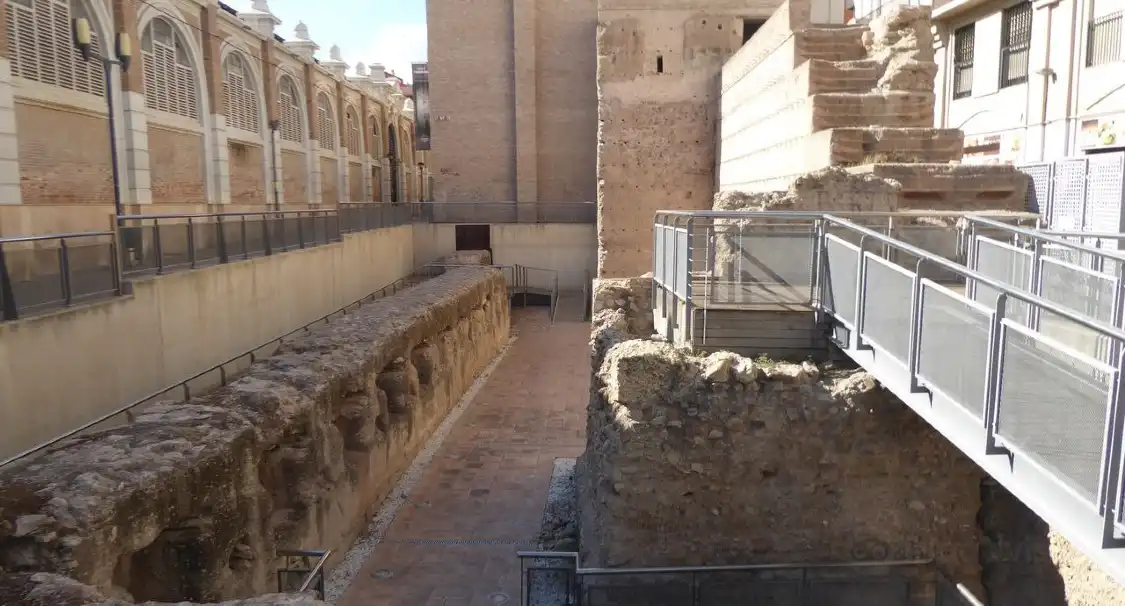 Hotels near Arab Walls