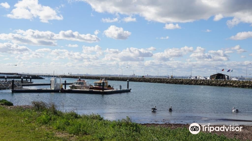 Garden Island Causeway Bridge