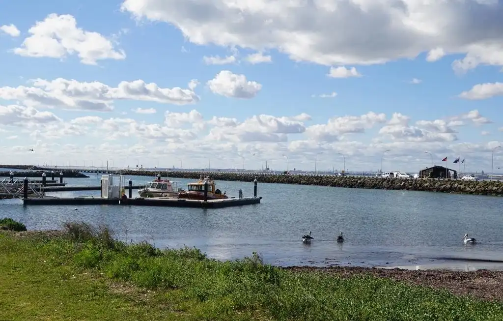 Hotels near Garden Island Causeway Bridge