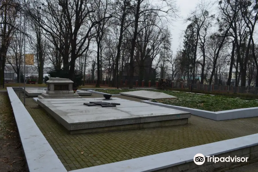 Memorial Sarcophagus of French Soldiers at Starokozielski Park