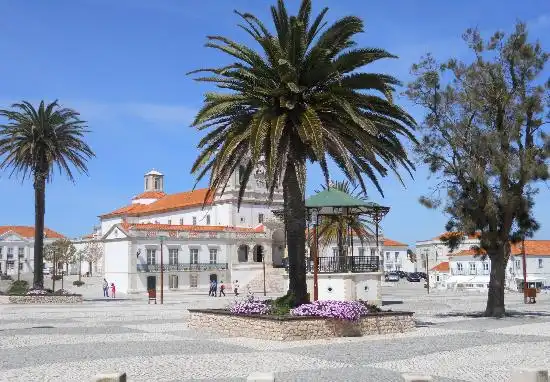 Hotels near O Sitio