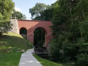 Gotische Brücke über die Zaine