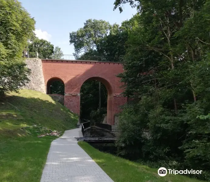 Gotische Brücke über die Zaine