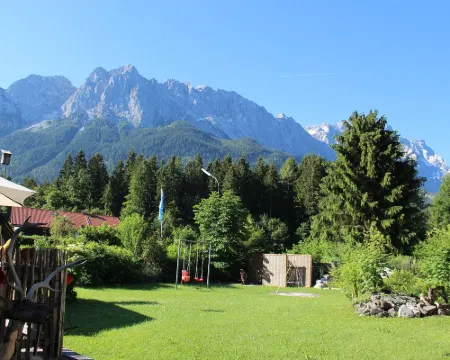 ดาส เชินแองเงอร์ โรงแรมในGrainau