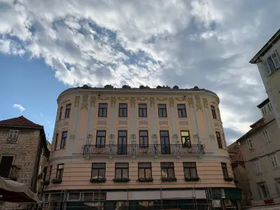 Central Square Heritage Hotel