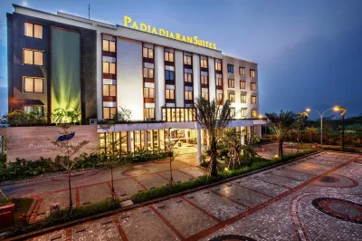 Padjadjaran Suites Resort and Convention Hotel Hotel dekat Puncak Bogor