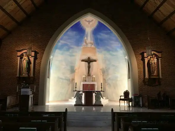 Hotels near Saint Helena Catholic Church