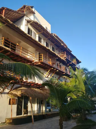 El Fuerte Beach Resort Отели в г. Махауаль