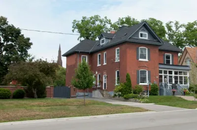 科爾本民宿 Goderich BIA Farmers' Market附近的飯店
