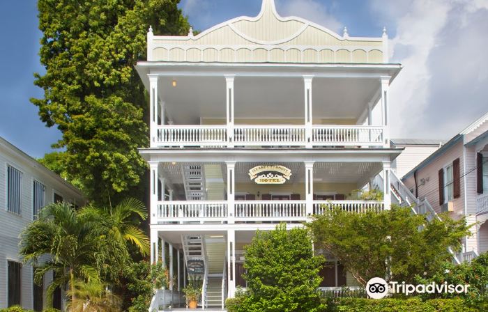 Island City House