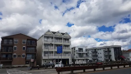 Atlantic Breeze Suites