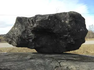 The Moving Stone ( Liikkuva kivi)