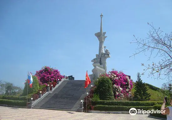 Vietnam-Russia monument