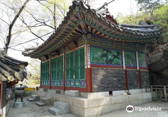 Waryongmyo Shrine