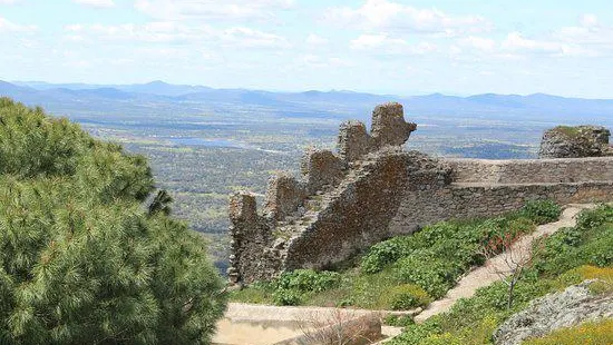 Montánchez Castle