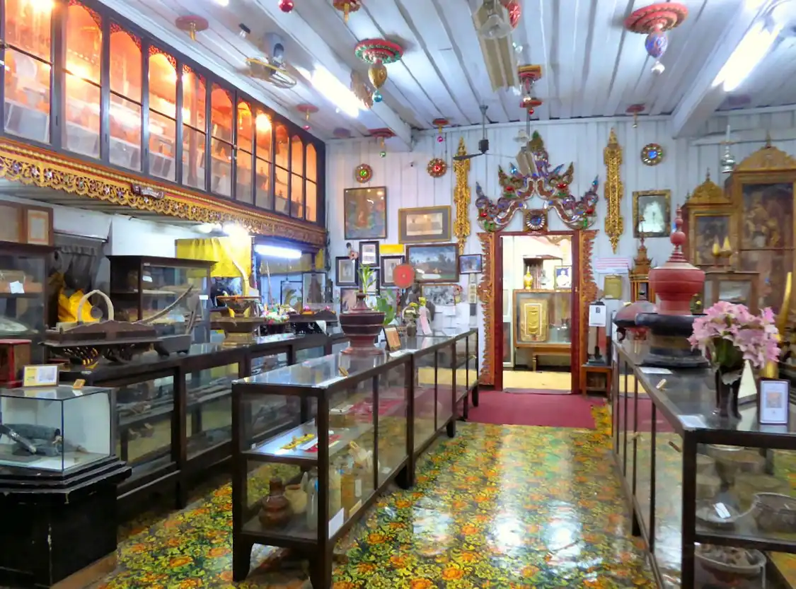 Hotels near Wat gategaram museum