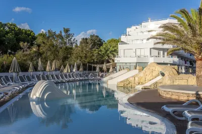Fergus Style Cala Blanca Suites