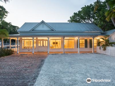 Paradise Inn - Adult Exclusive