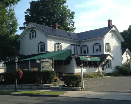 シャンベリー イン リーのホテル