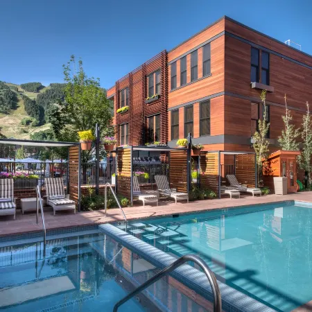 Hotel Jerome, Auberge Collection