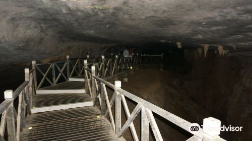 Wind Caves