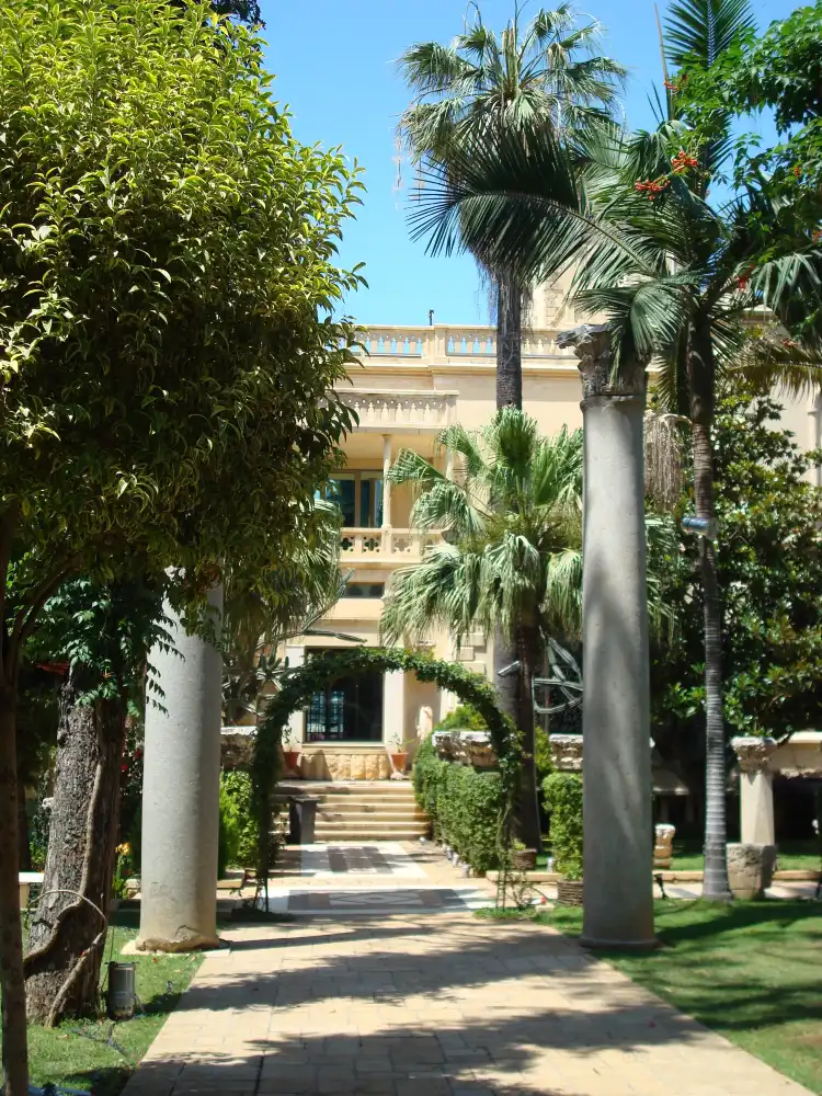 Hotels near Robert Mouawad Private Museum