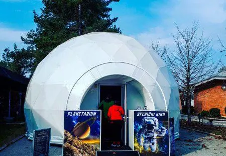 Planetarium in Sfericni Kino Astroport 360