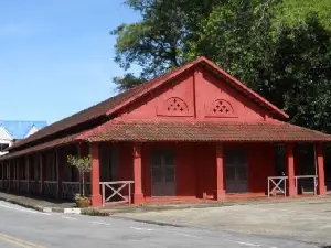 The Red Building (Tuek Daeng)